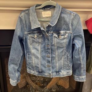 Two by Vince Camuto denim jean jacket- Large